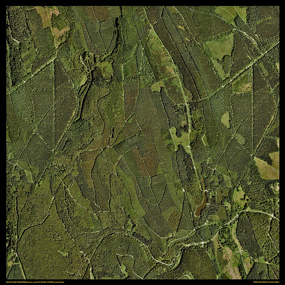 BLUE-PLANET-BULKDOWN-series_coord=51.803520,-2.540588_zoom=0.jpg / 100x100cm.
